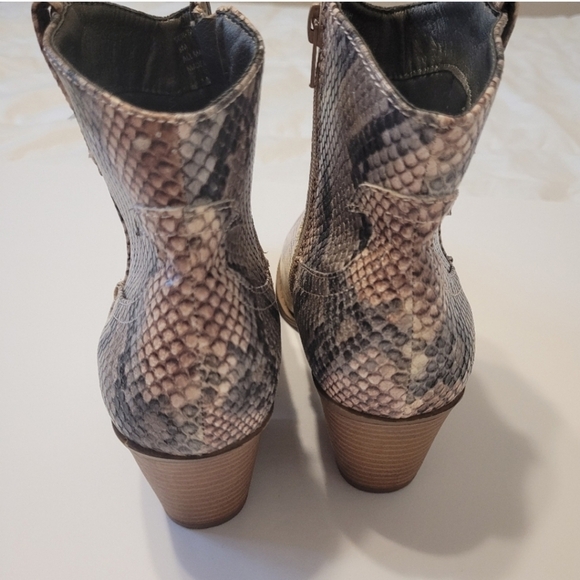 Sugar snake print booties size 8 - Picture 3 of 10